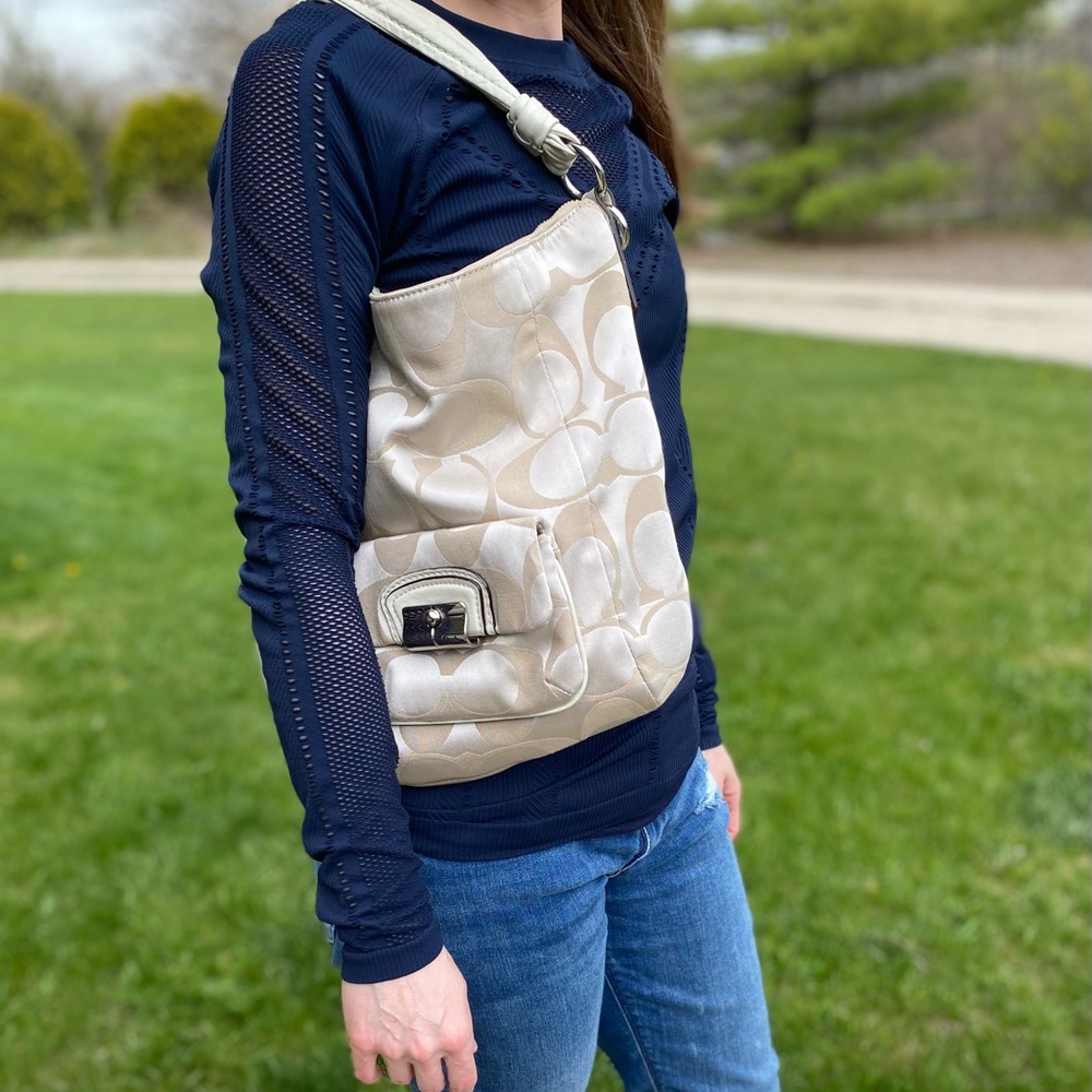 authentic coach . champagne hobo / crossbody bag